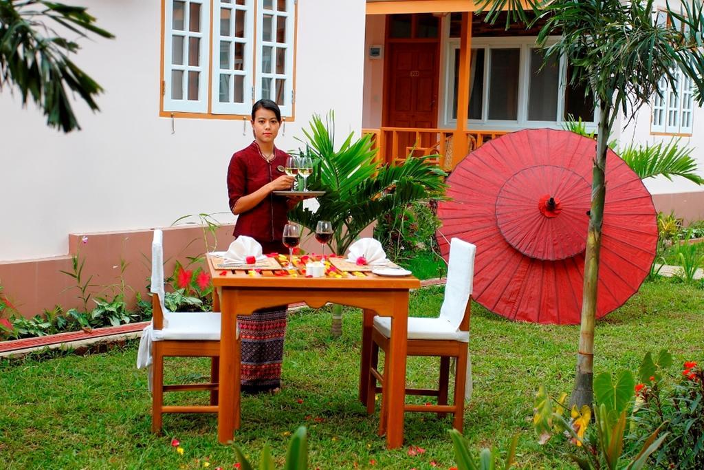 Inle Lotus Hotel Ньоншуэ Экстерьер фото