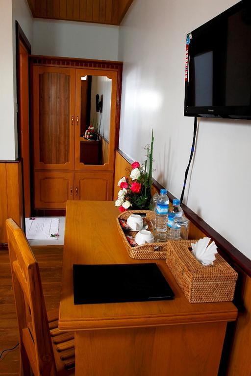 Inle Lotus Hotel Ньоншуэ Номер фото