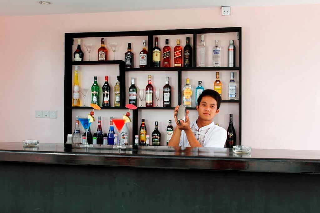 Inle Lotus Hotel Ньоншуэ Экстерьер фото