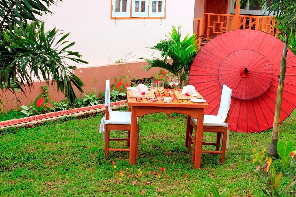 Inle Lotus Hotel Ньоншуэ Экстерьер фото