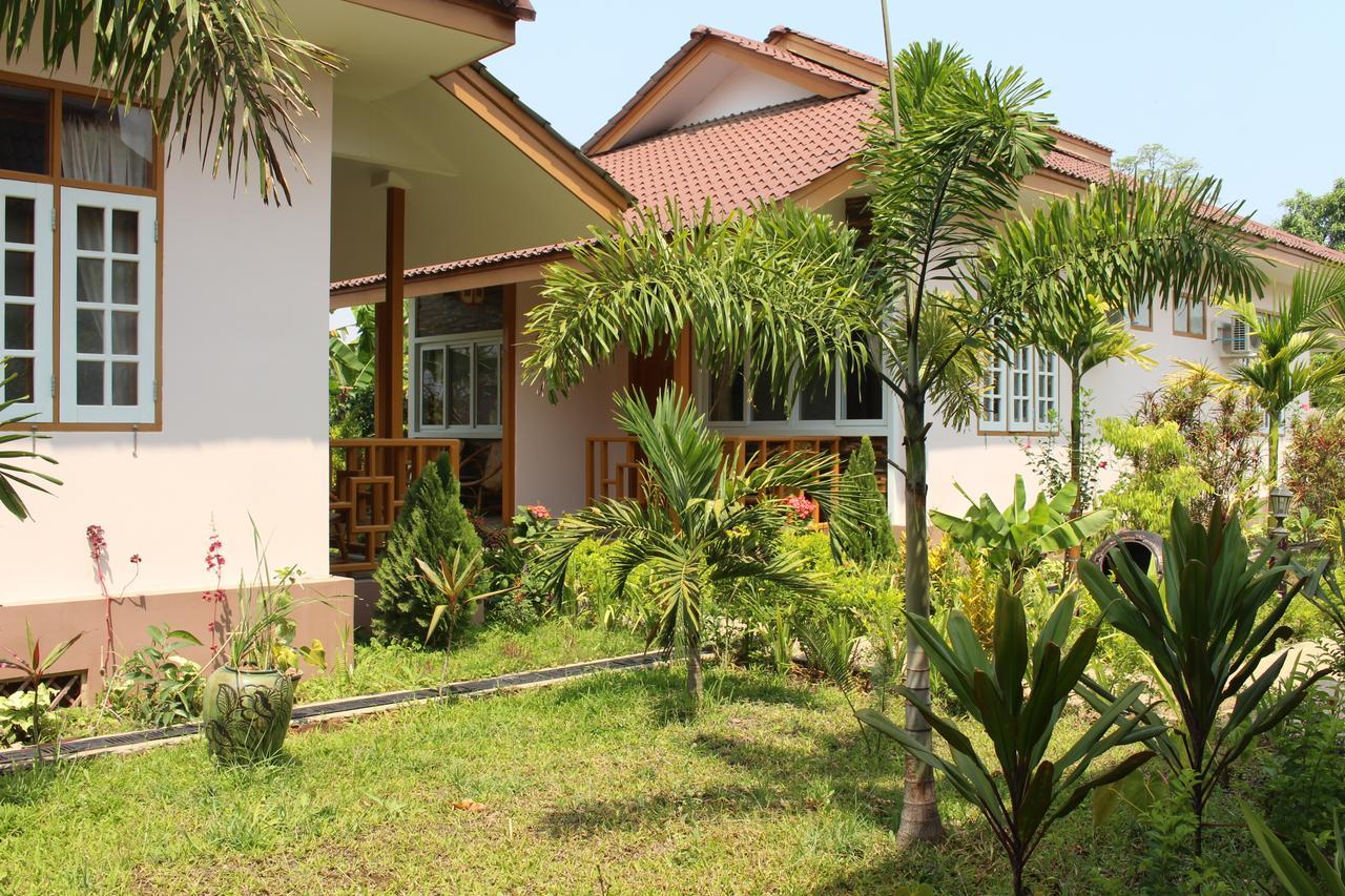 Inle Lotus Hotel Ньоншуэ Экстерьер фото