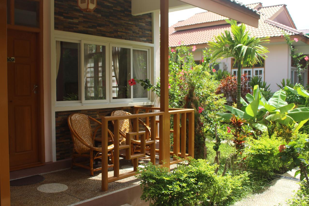 Inle Lotus Hotel Ньоншуэ Экстерьер фото