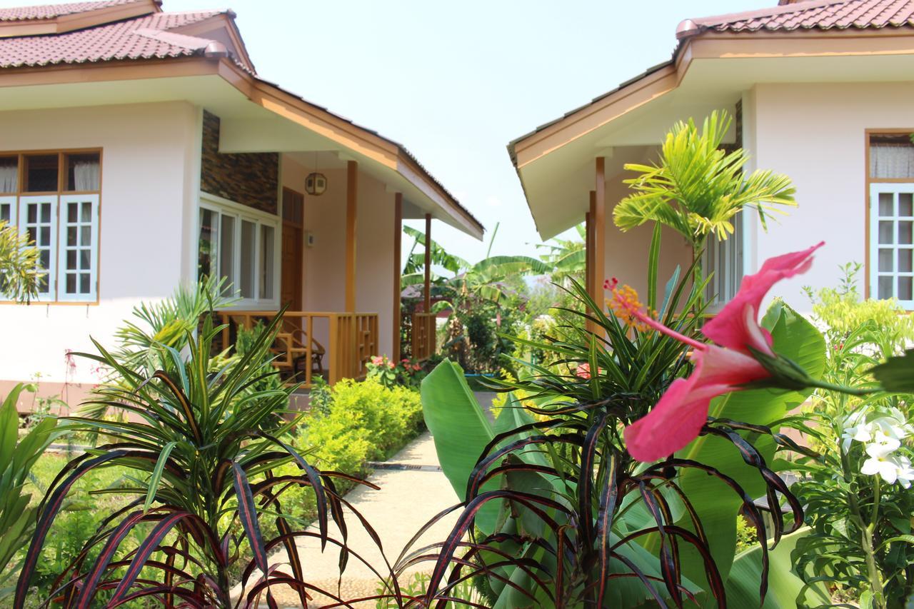 Inle Lotus Hotel Ньоншуэ Экстерьер фото