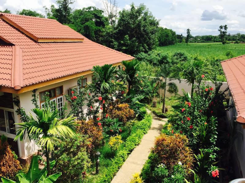 Inle Lotus Hotel Ньоншуэ Экстерьер фото