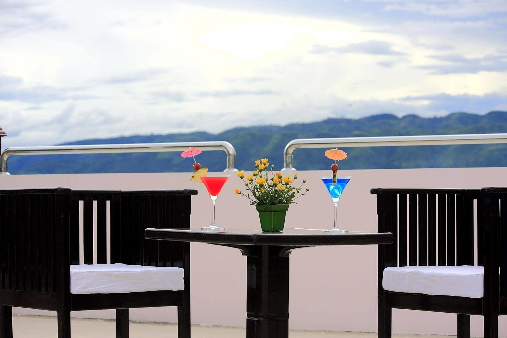 Inle Lotus Hotel Ньоншуэ Экстерьер фото