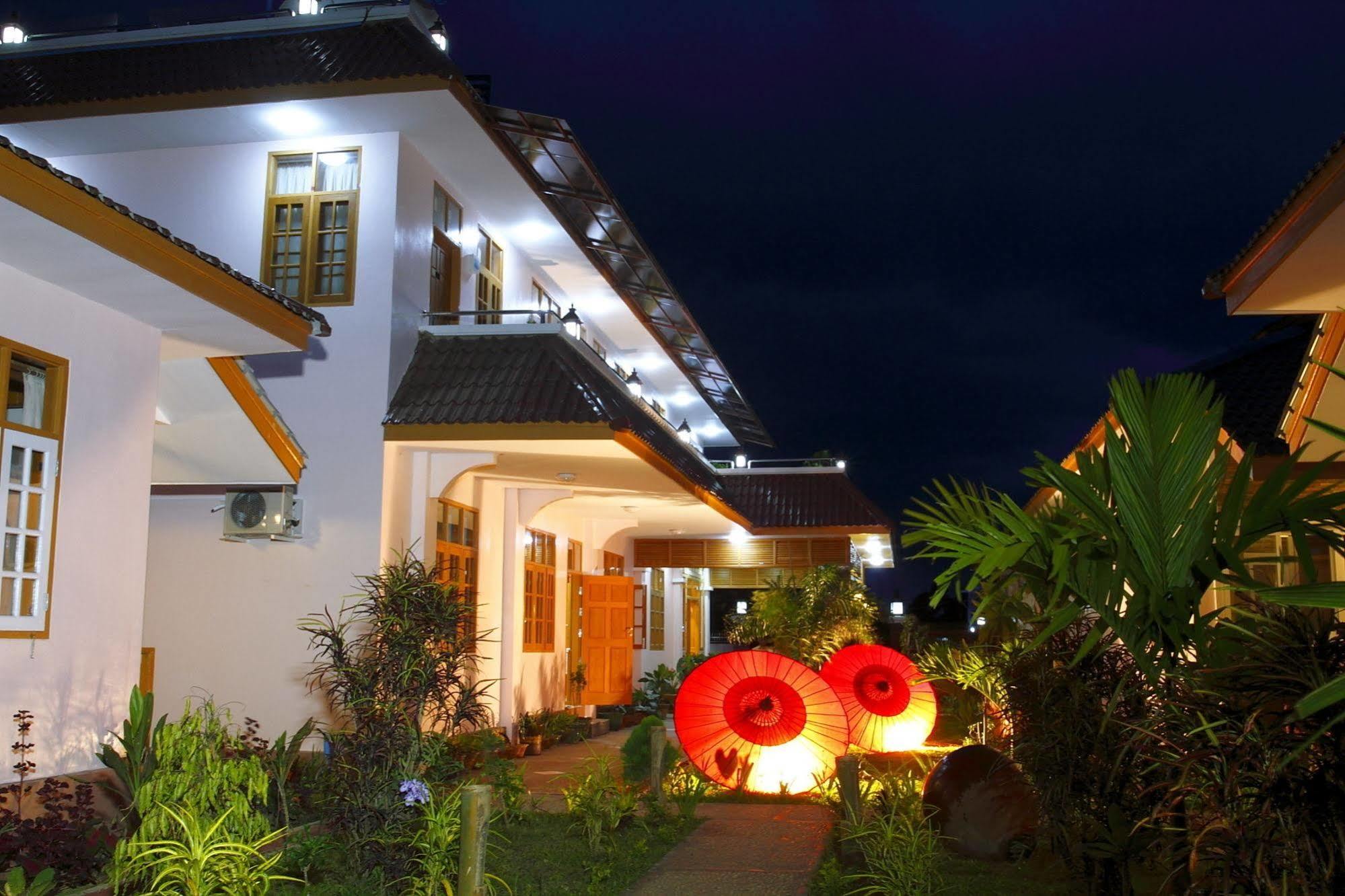 Inle Lotus Hotel Ньоншуэ Экстерьер фото
